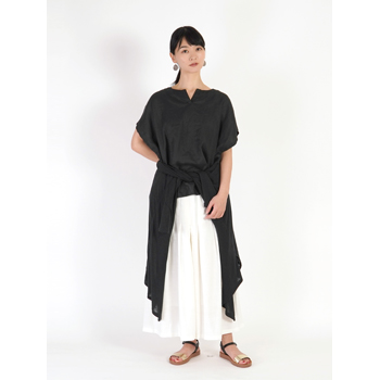 麻タックフレアー　タックパンツ