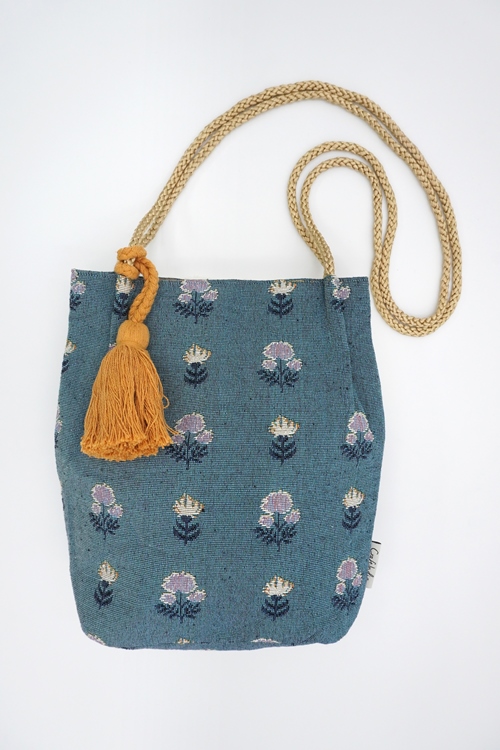 チャリタリ　ショルダーバッグ