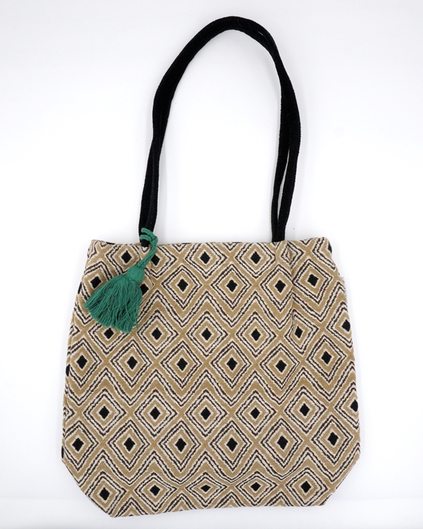 クマール　ラウンドバッグ