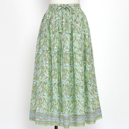 アイリス　スカート