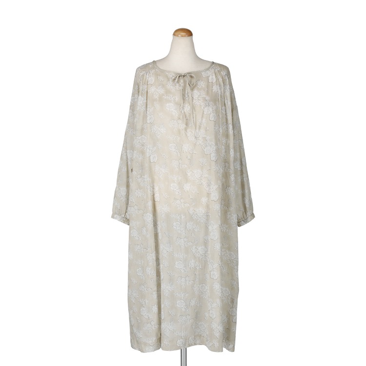 フラワーディテール　ワンピース