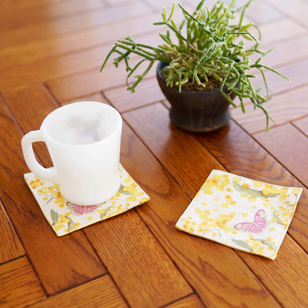 イエローパピヨン コースター